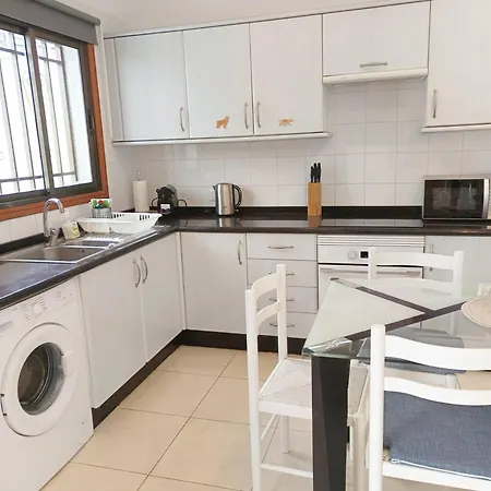 Hibisco Gigantes Puerto de Santiago (Tenerife)